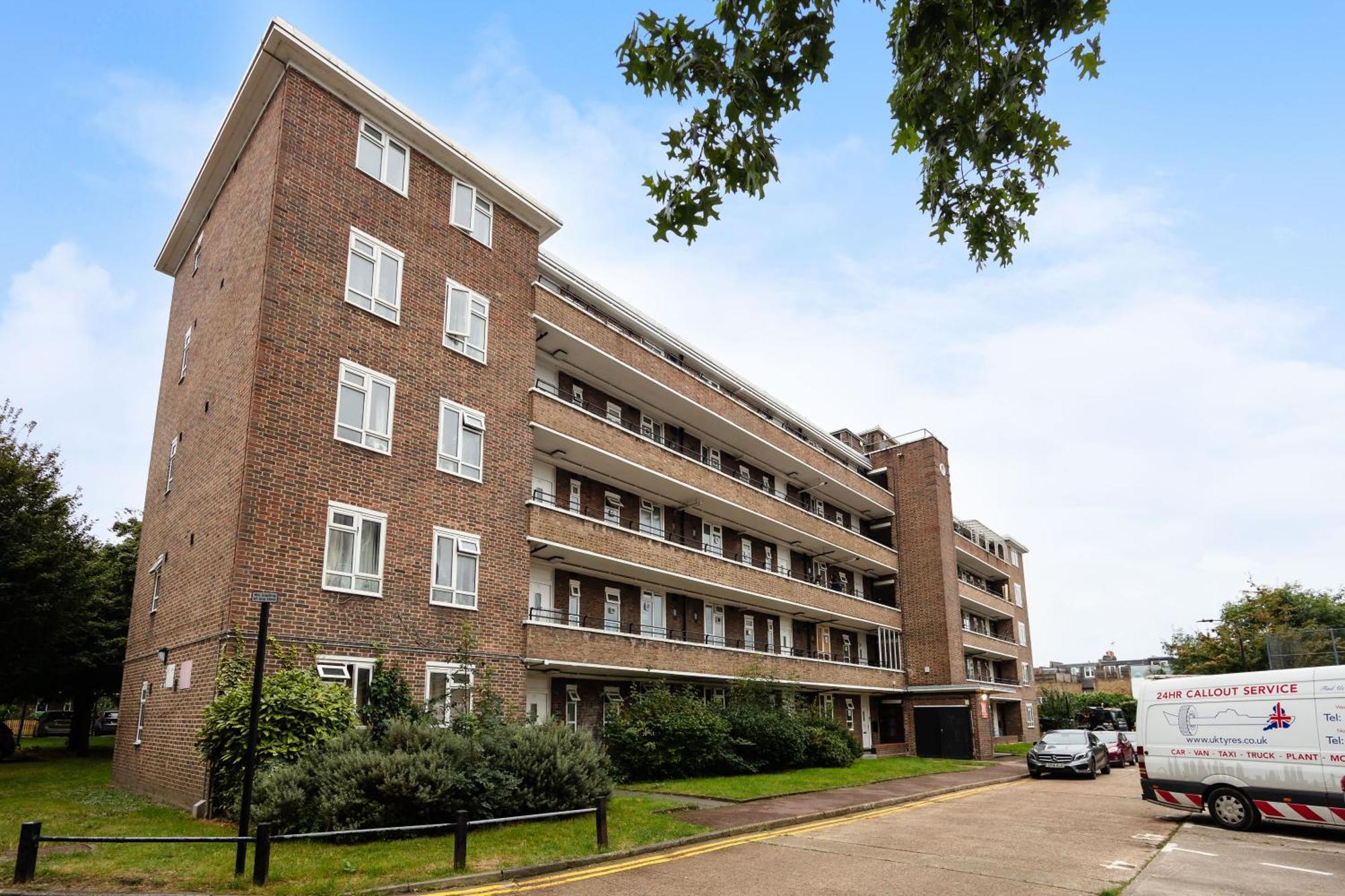 Elegant And Spacious 3 Bedroom In Fulham Londra